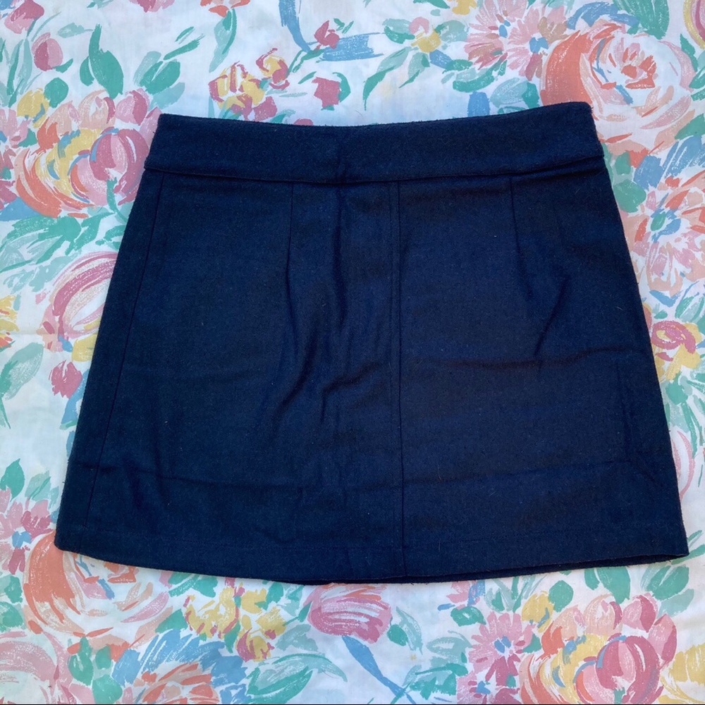Navy blue high-waisted skirt π¦ - Picture 2 of 3
